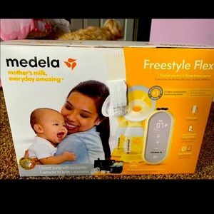 Medela freestyle flex pump (all accessories) & extras